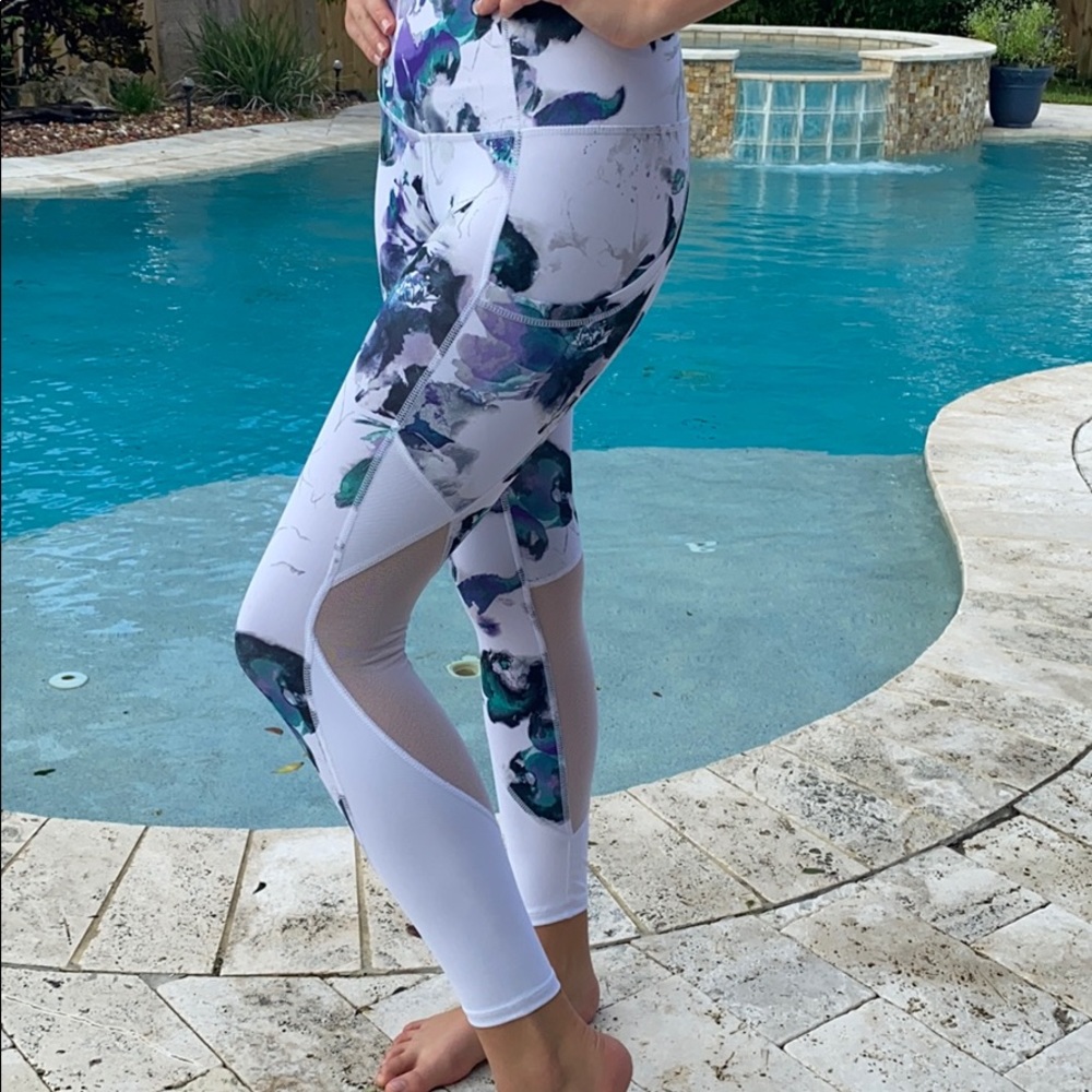 Side pocket stretch pants with mesh